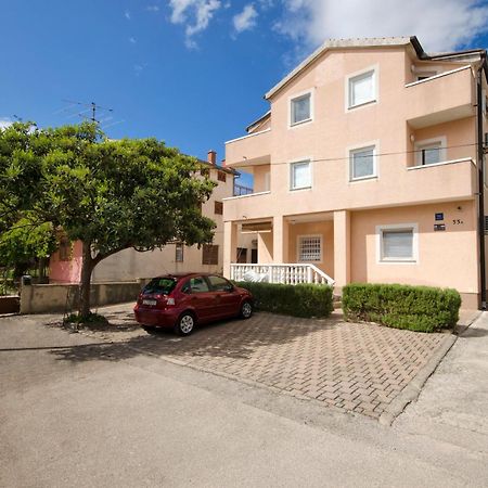 וודיצה Apartments And Rooms Mladen מראה חיצוני תמונה