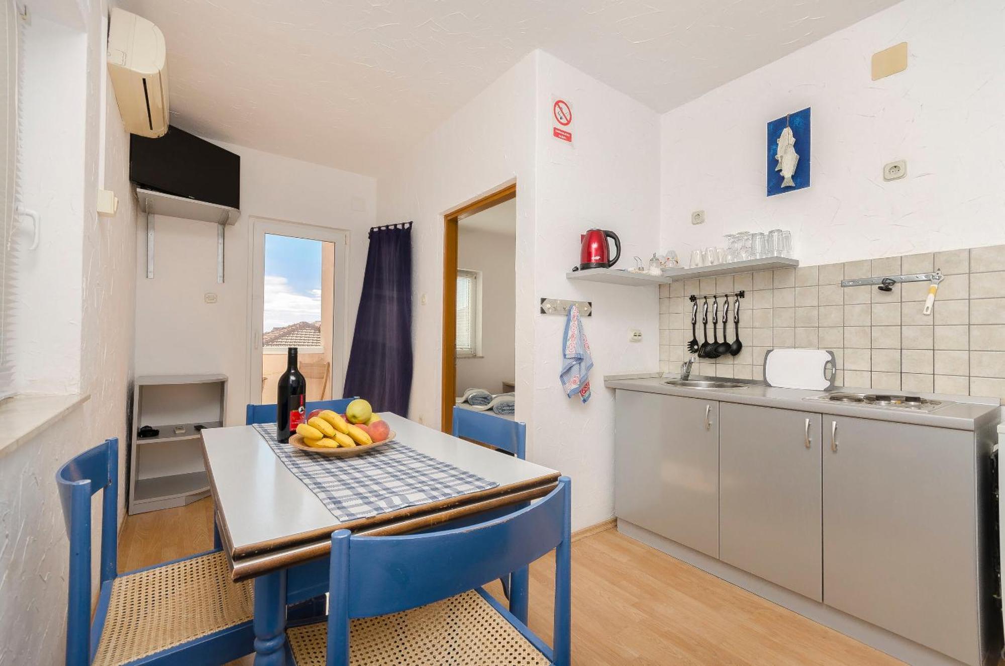 וודיצה Apartments And Rooms Mladen מראה חיצוני תמונה