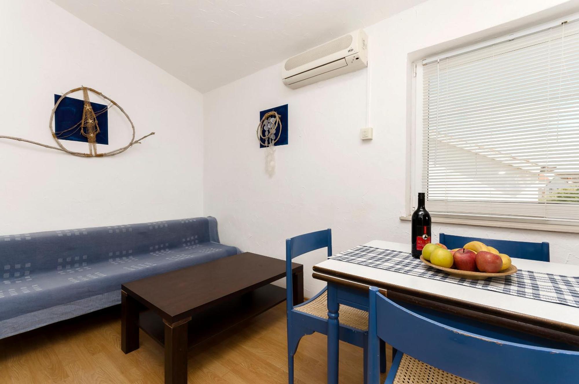 וודיצה Apartments And Rooms Mladen מראה חיצוני תמונה