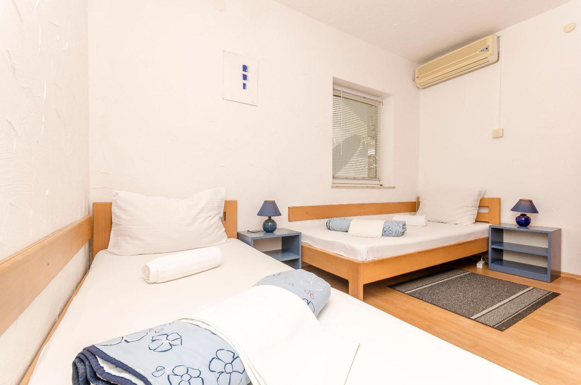 וודיצה Apartments And Rooms Mladen מראה חיצוני תמונה