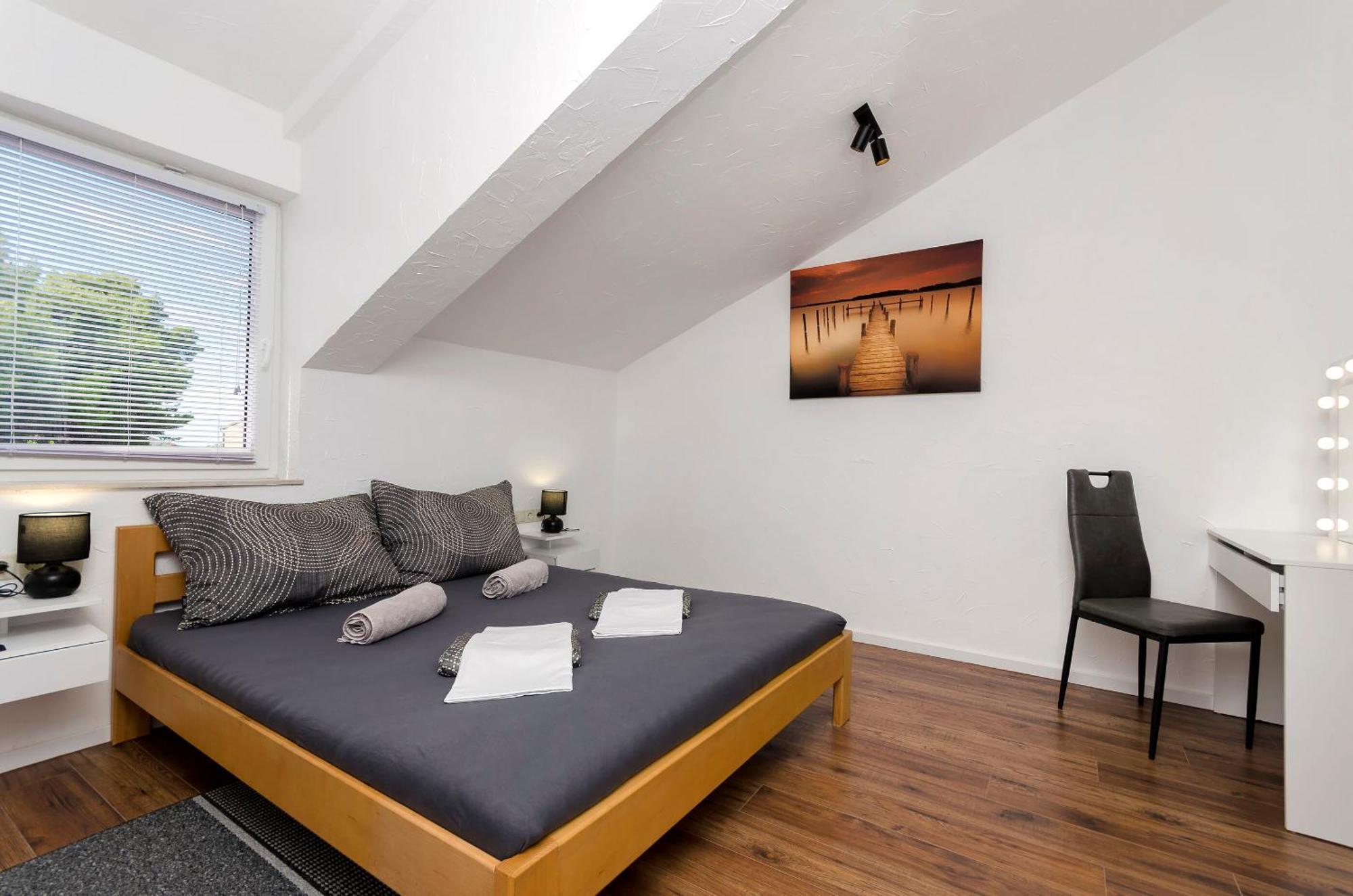 וודיצה Apartments And Rooms Mladen מראה חיצוני תמונה