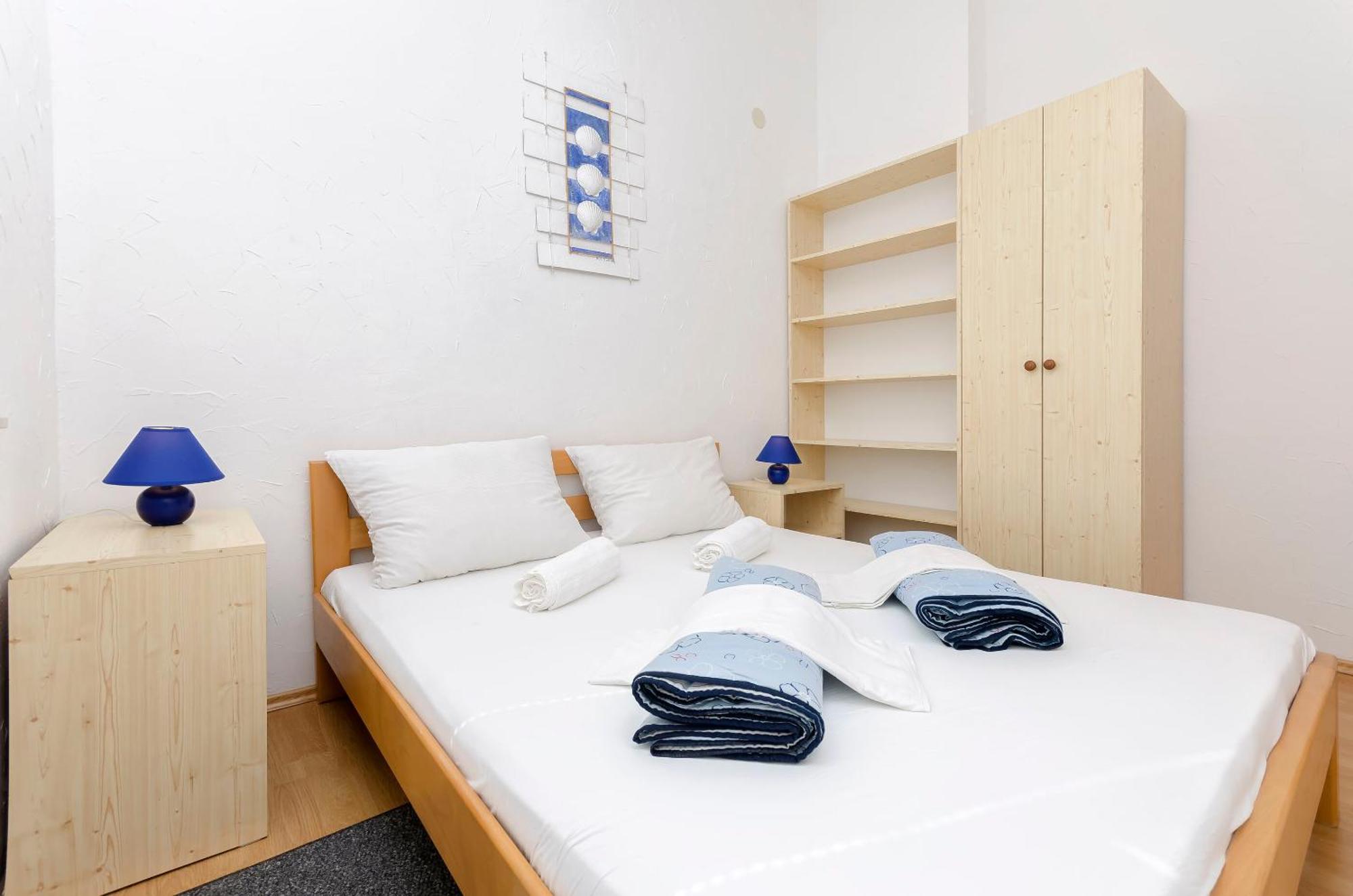 וודיצה Apartments And Rooms Mladen מראה חיצוני תמונה