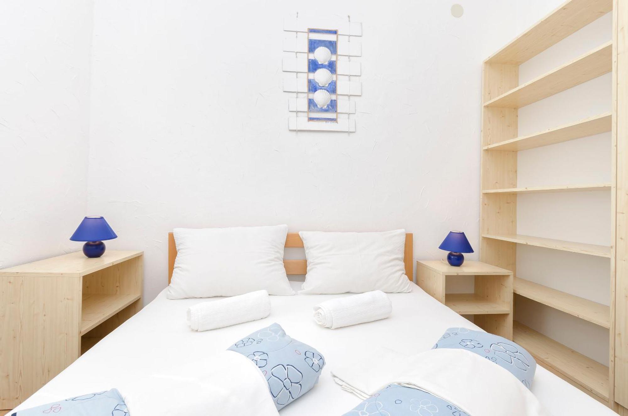 וודיצה Apartments And Rooms Mladen מראה חיצוני תמונה