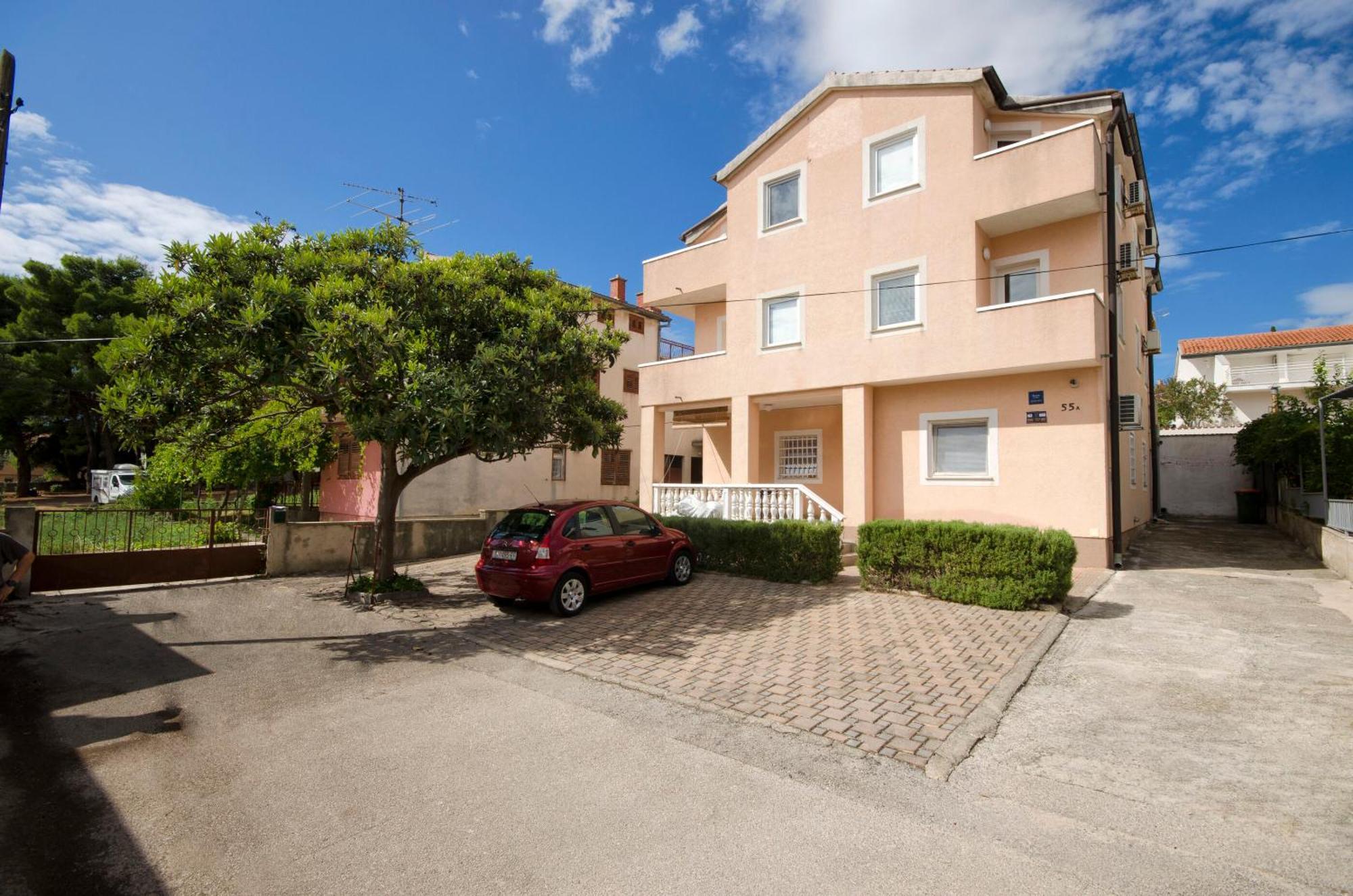 וודיצה Apartments And Rooms Mladen מראה חיצוני תמונה