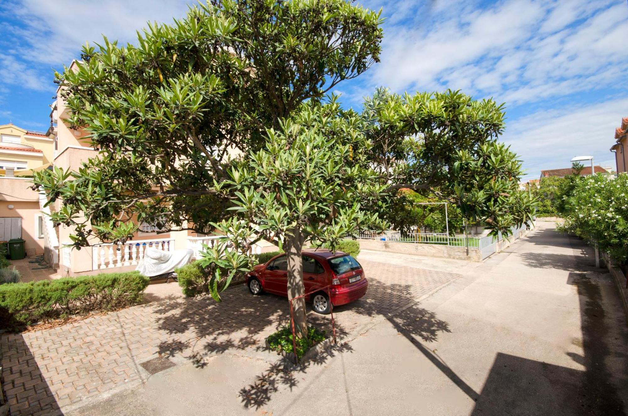 וודיצה Apartments And Rooms Mladen מראה חיצוני תמונה