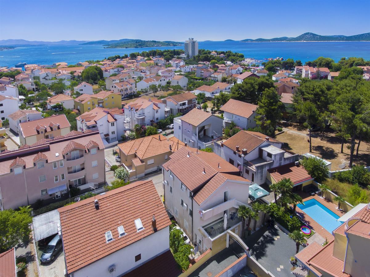 וודיצה Apartments And Rooms Mladen מראה חיצוני תמונה